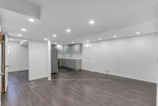 Photo 3 of 5667 Spangler Drive, Mississauga, Hurontario — HOMEH