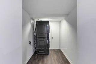 Photo 12 of 5667 Spangler Drive, Mississauga, Hurontario — HOMEH