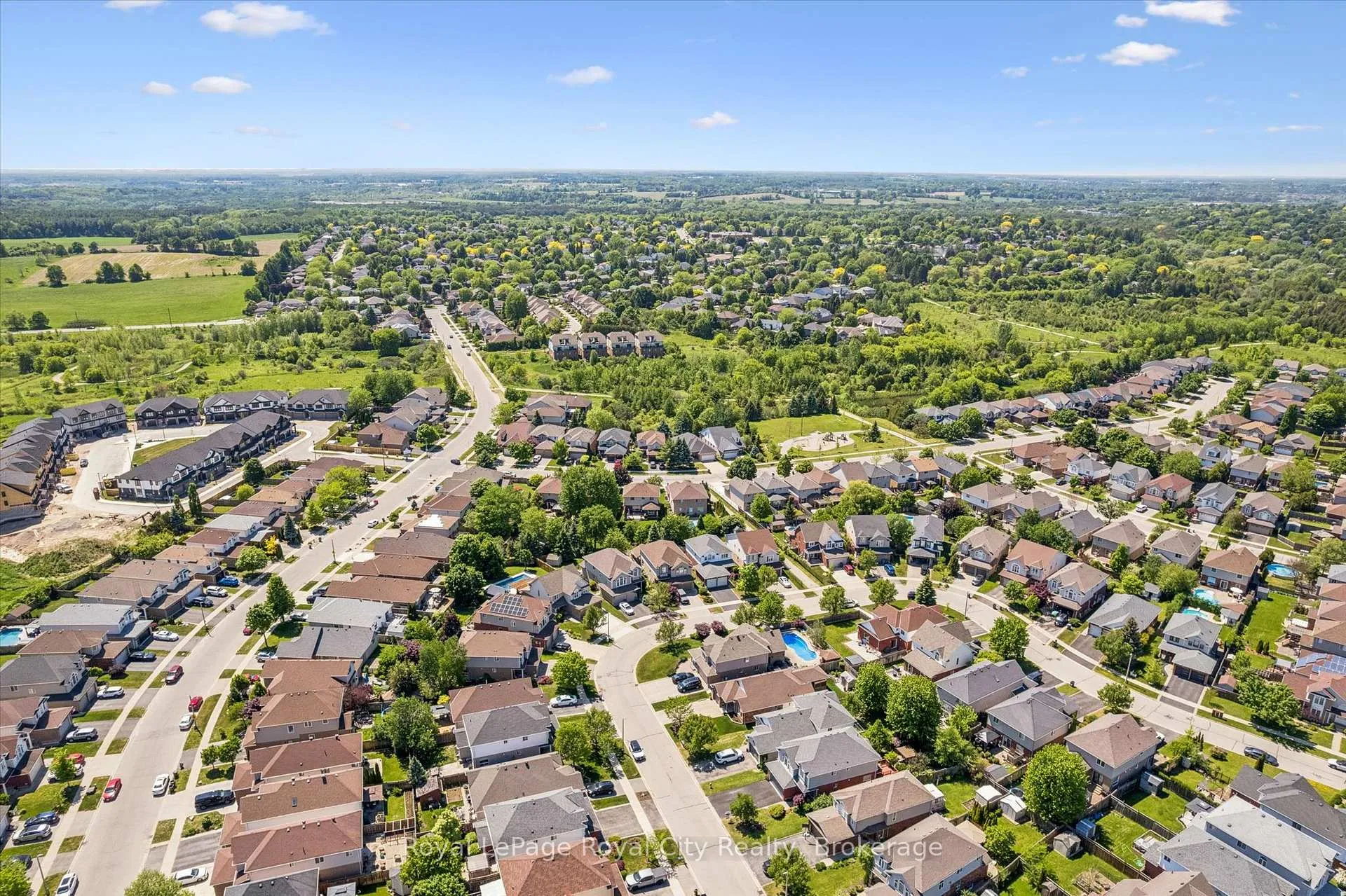 Photo 48 of 24 Peer Drive, Guelph, Kortright Hills — HOMEH