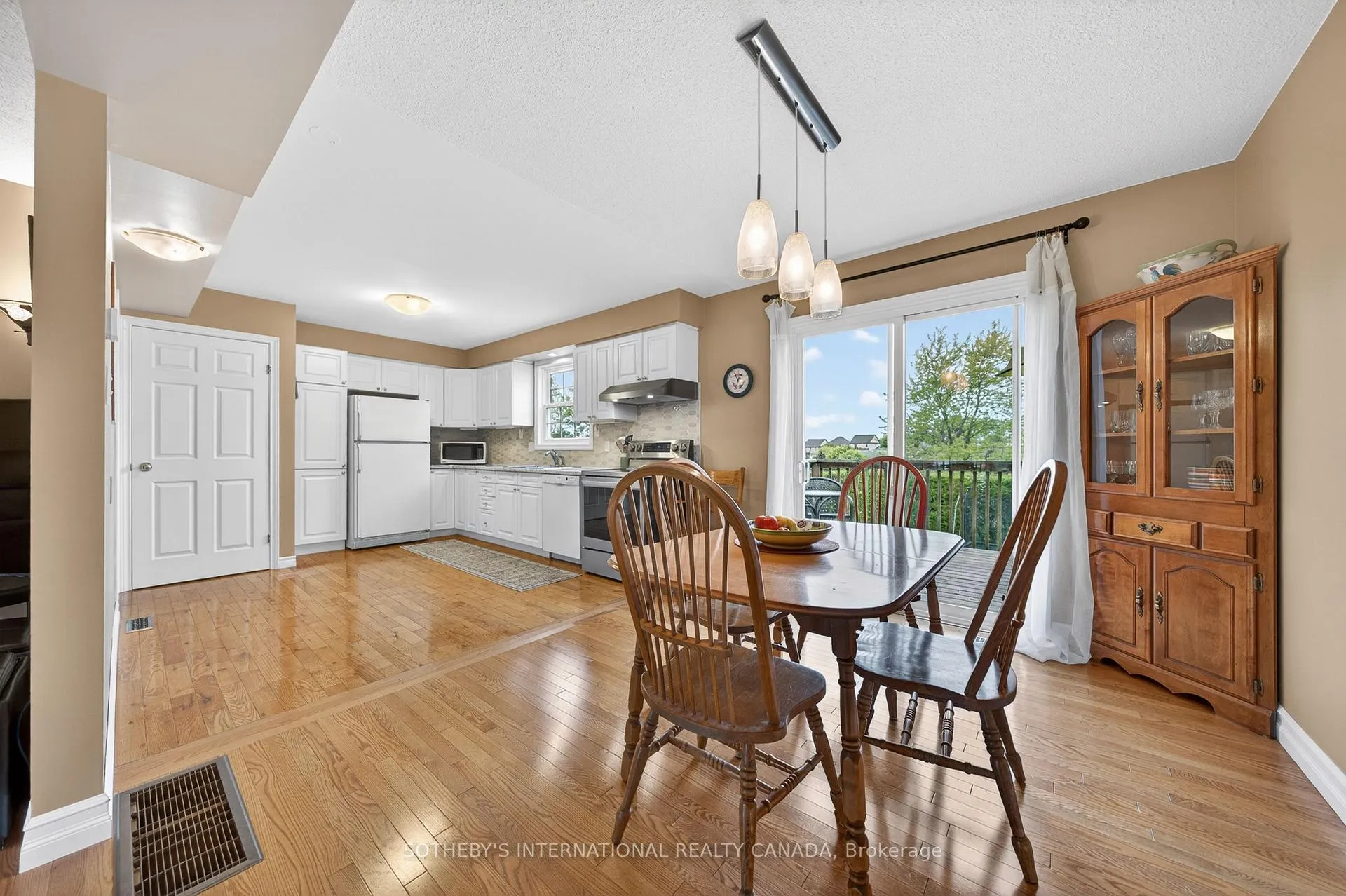 Photo 10 of 145 Westchester Drive, Kitchener — HOMEH