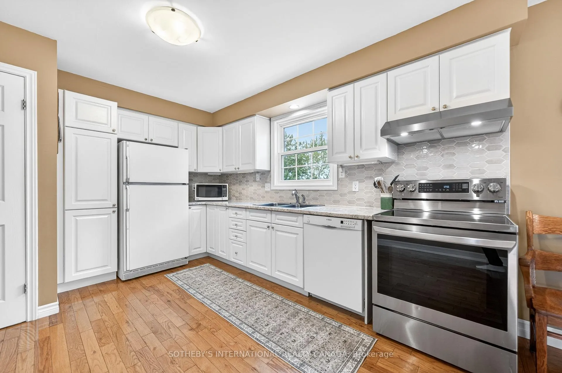 Photo 13 of 145 Westchester Drive, Kitchener — HOMEH