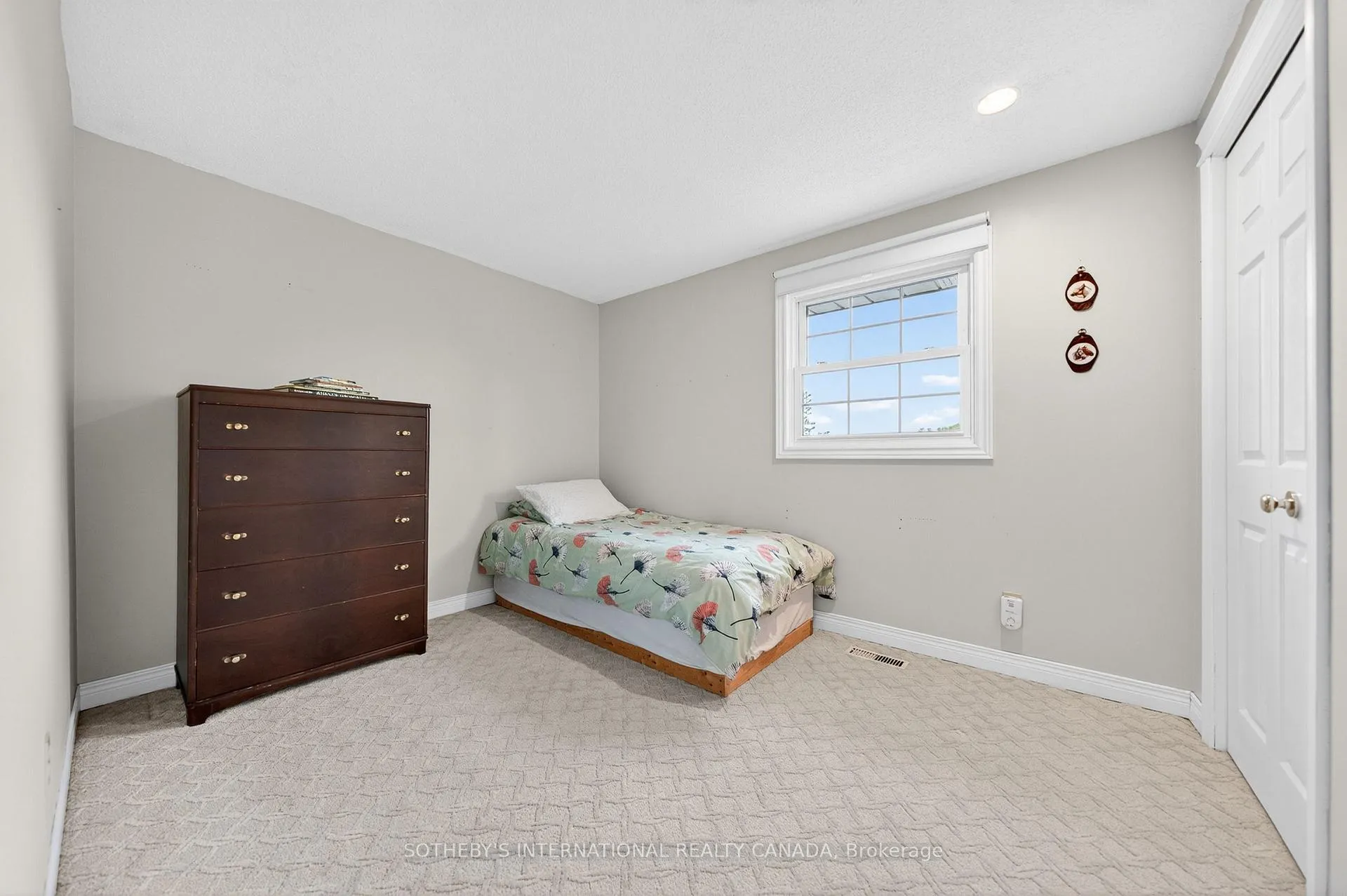 Photo 24 of 145 Westchester Drive, Kitchener — HOMEH