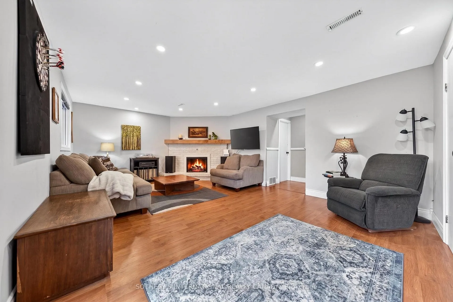 Photo 30 of 145 Westchester Drive, Kitchener — HOMEH