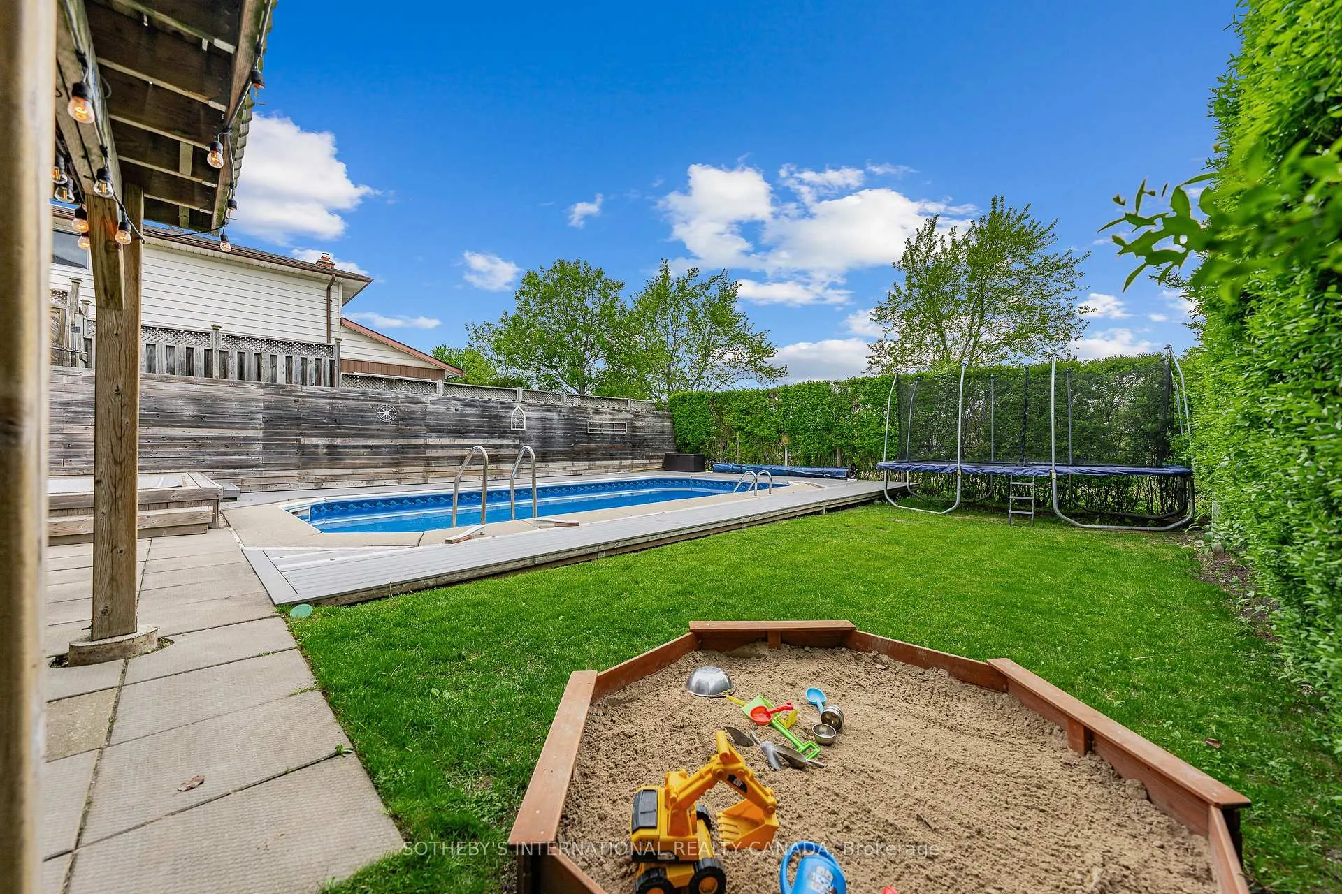 Photo 47 of 145 Westchester Drive, Kitchener — HOMEH