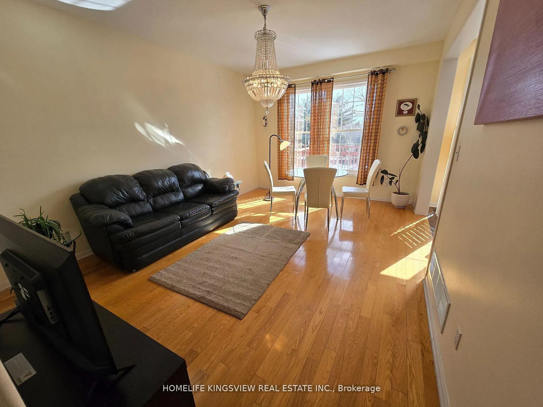 Photo 3 of 40 Vista Green Crescent, Brampton, Fletcher's Meadow — HOMEH