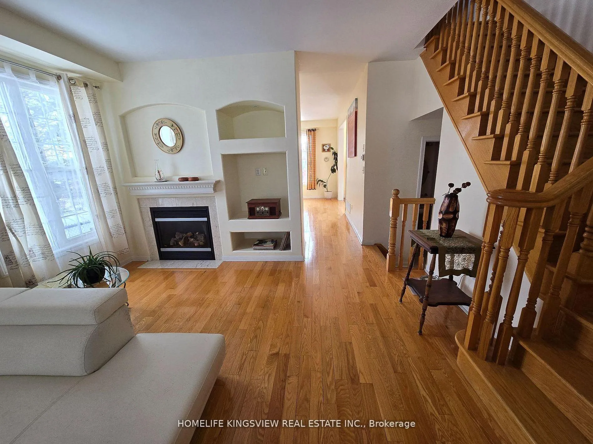 Photo 5 of 40 Vista Green Crescent, Brampton, Fletcher's Meadow — HOMEH