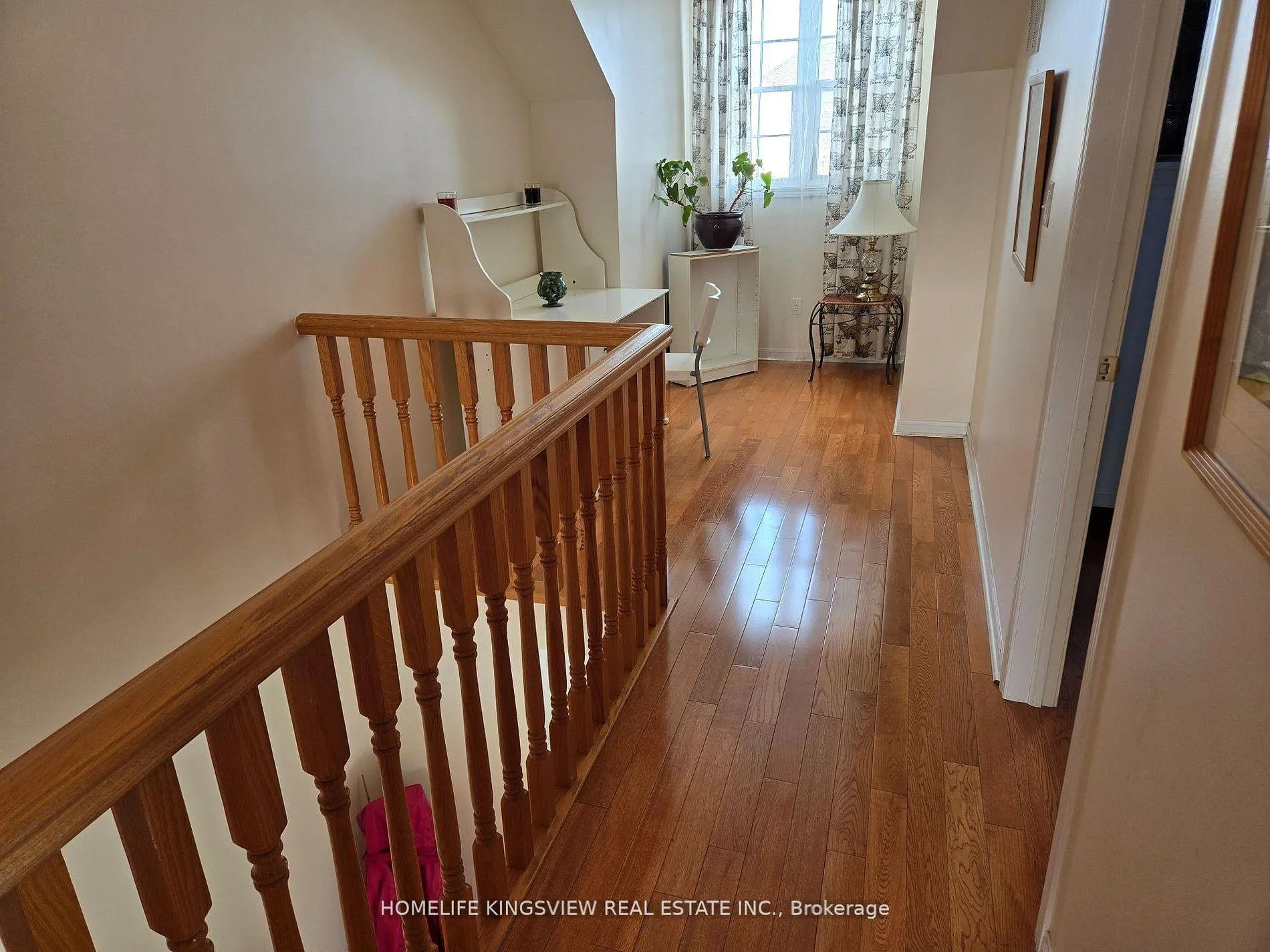 Photo 9 of 40 Vista Green Crescent, Brampton, Fletcher's Meadow — HOMEH