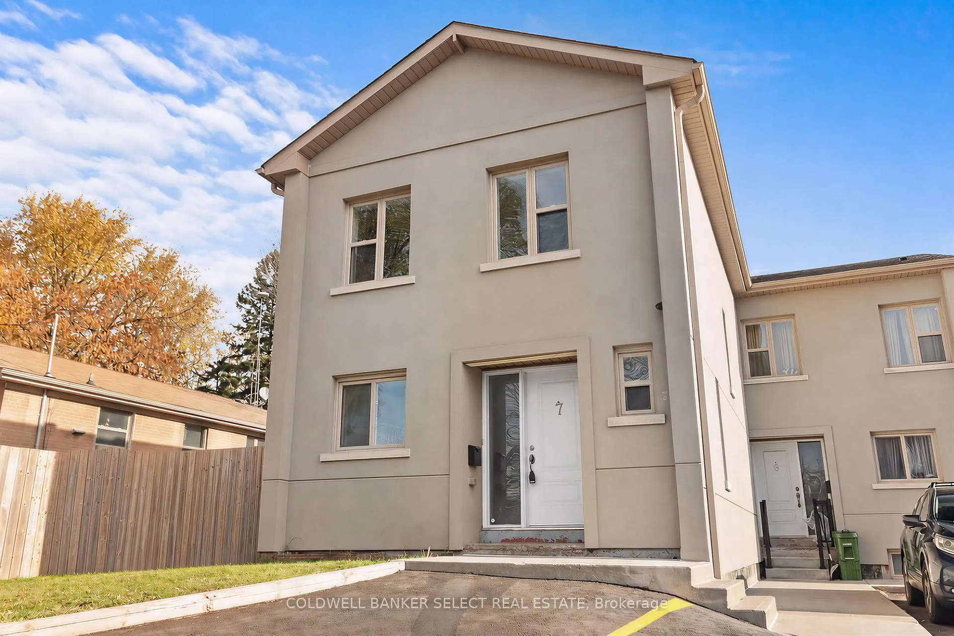 Front of Unit 7, 1 Autumn Avenue