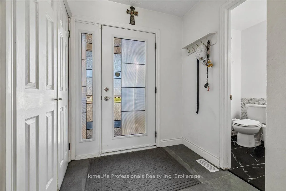 Photo 6 of 773 Upper Wentworth Street, Hamilton, Burkholme — HOMEH