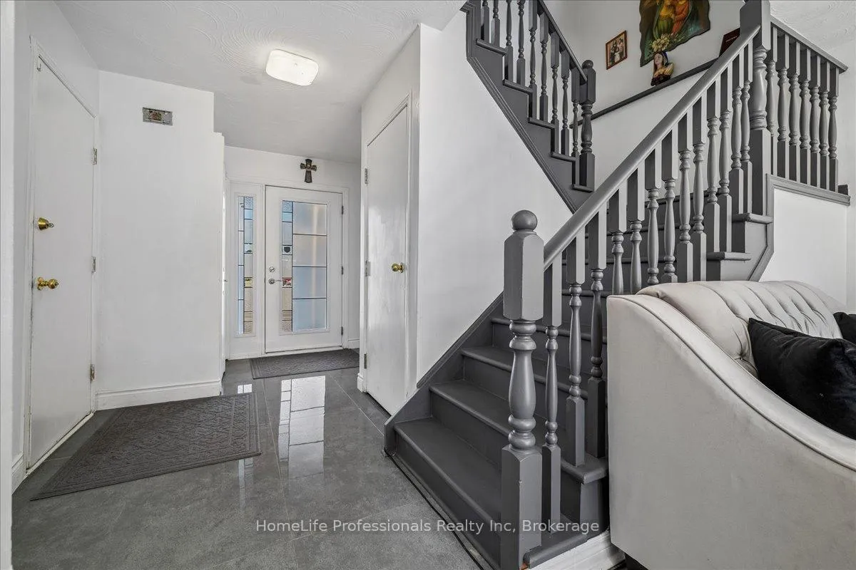 Photo 10 of 773 Upper Wentworth Street, Hamilton, Burkholme — HOMEH
