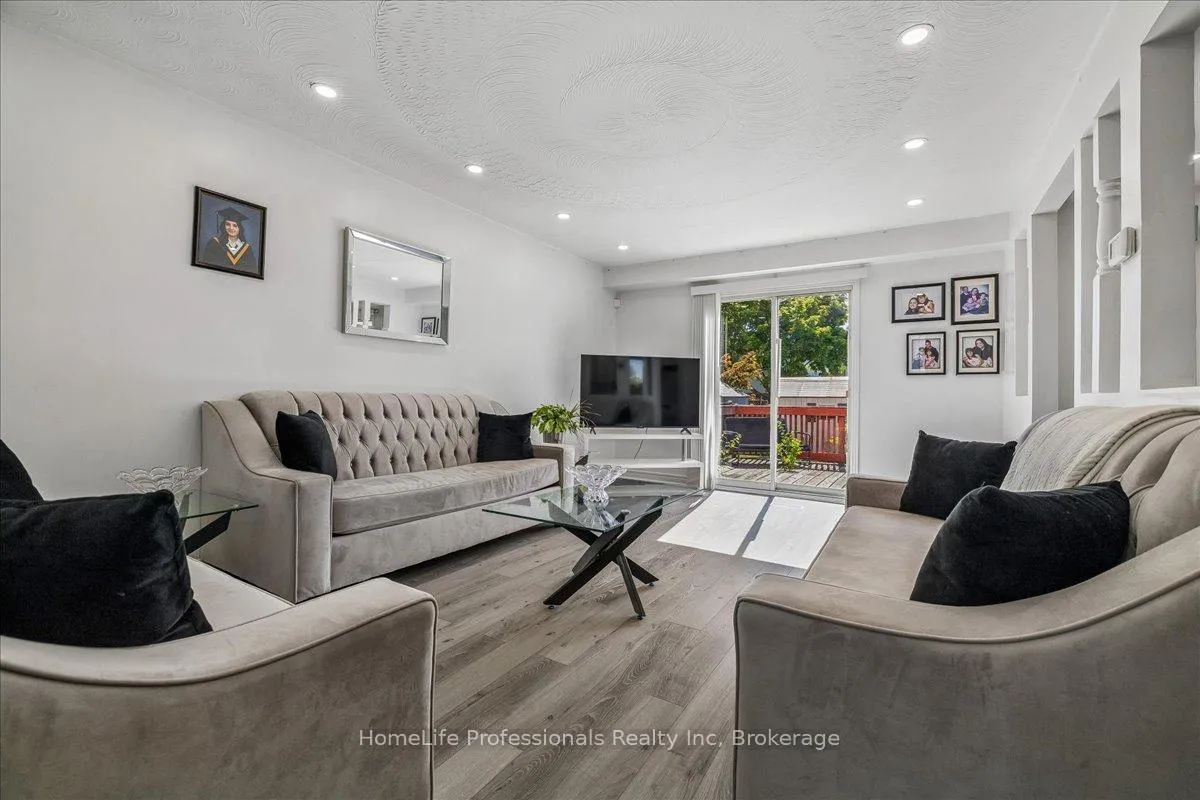 Photo 12 of 773 Upper Wentworth Street, Hamilton, Burkholme — HOMEH