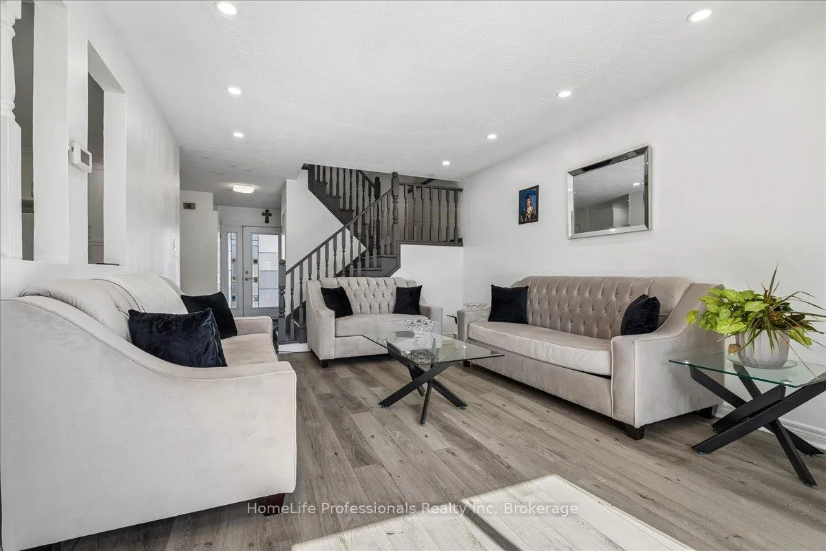 Photo 14 of 773 Upper Wentworth Street, Hamilton, Burkholme — HOMEH