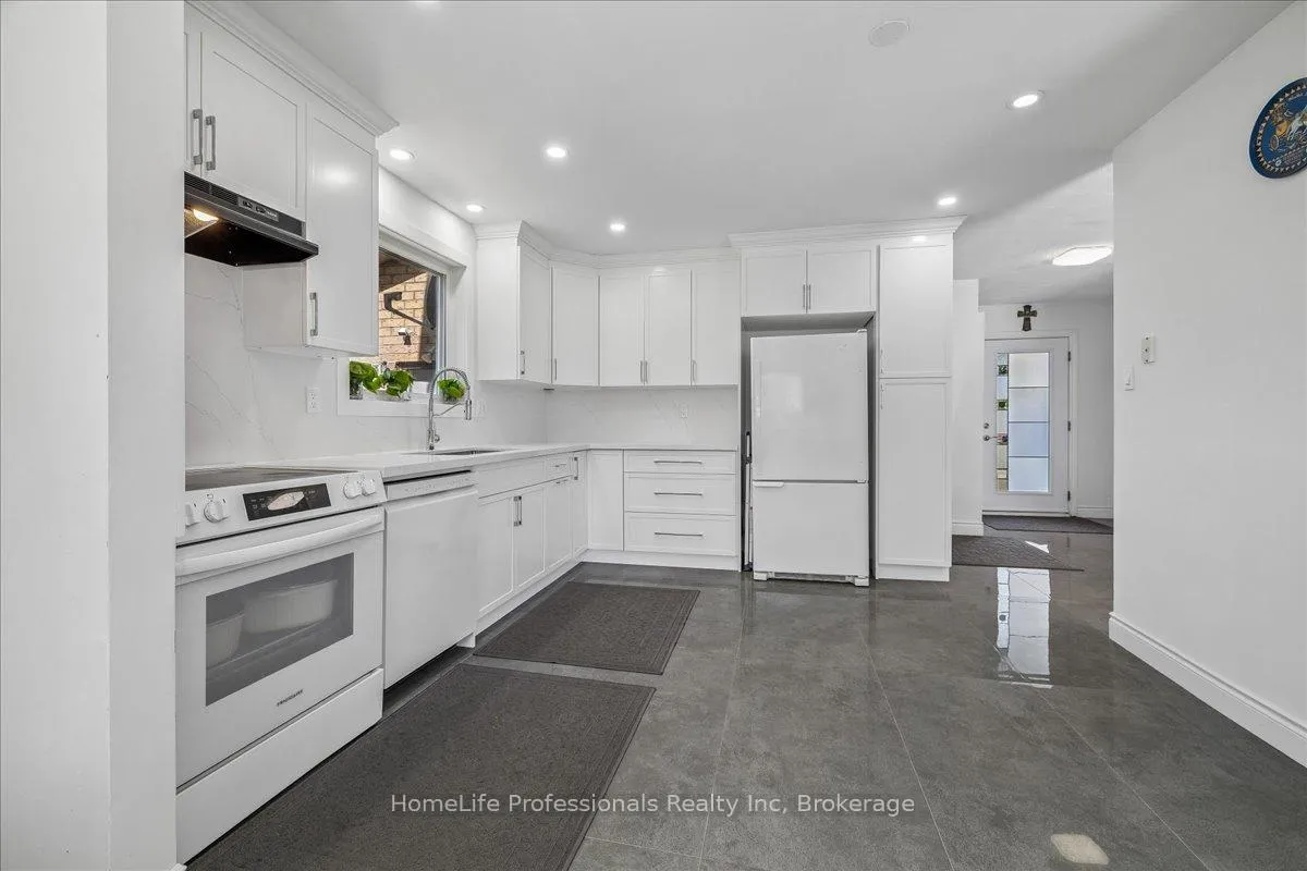 Photo 18 of 773 Upper Wentworth Street, Hamilton, Burkholme — HOMEH