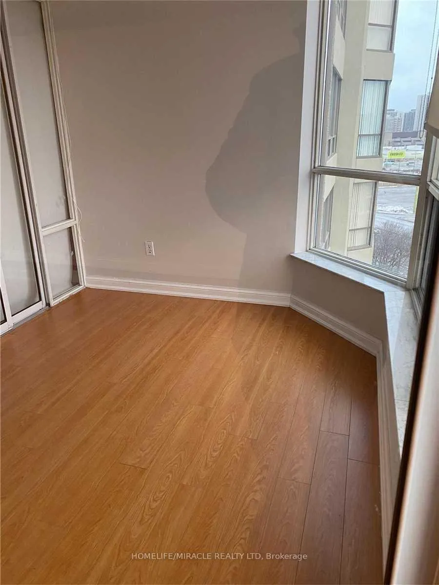 Photo 5 of Unit 908, 24 Hanover Road, Brampton, Queen Street Corridor — HOMEH