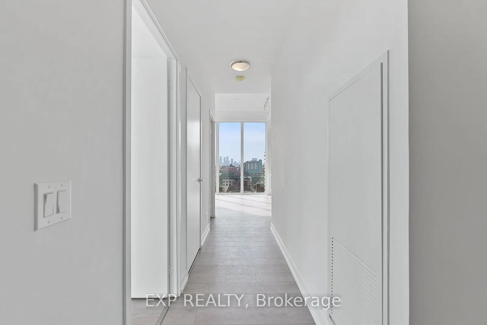 Photo 3 of Unit 908, 270 Dufferin Street, Toronto, South Parkdale — HOMEH