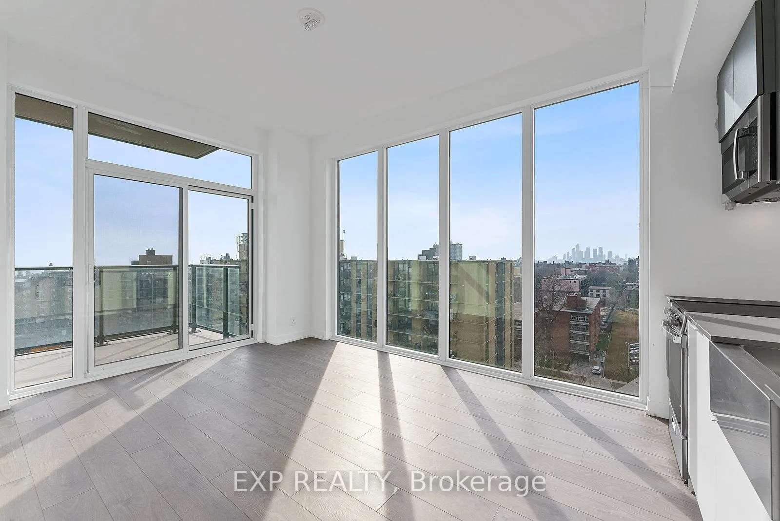Photo 7 of Unit 908, 270 Dufferin Street, Toronto, South Parkdale — HOMEH