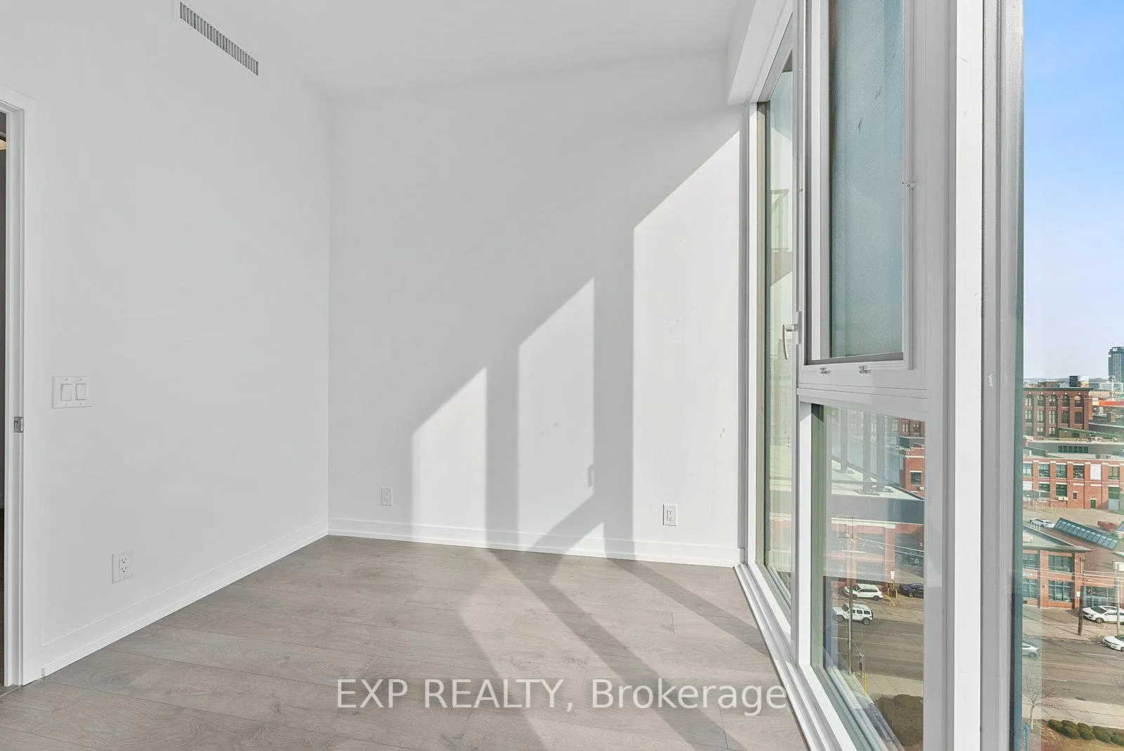 Photo 17 of Unit 908, 270 Dufferin Street, Toronto, South Parkdale — HOMEH