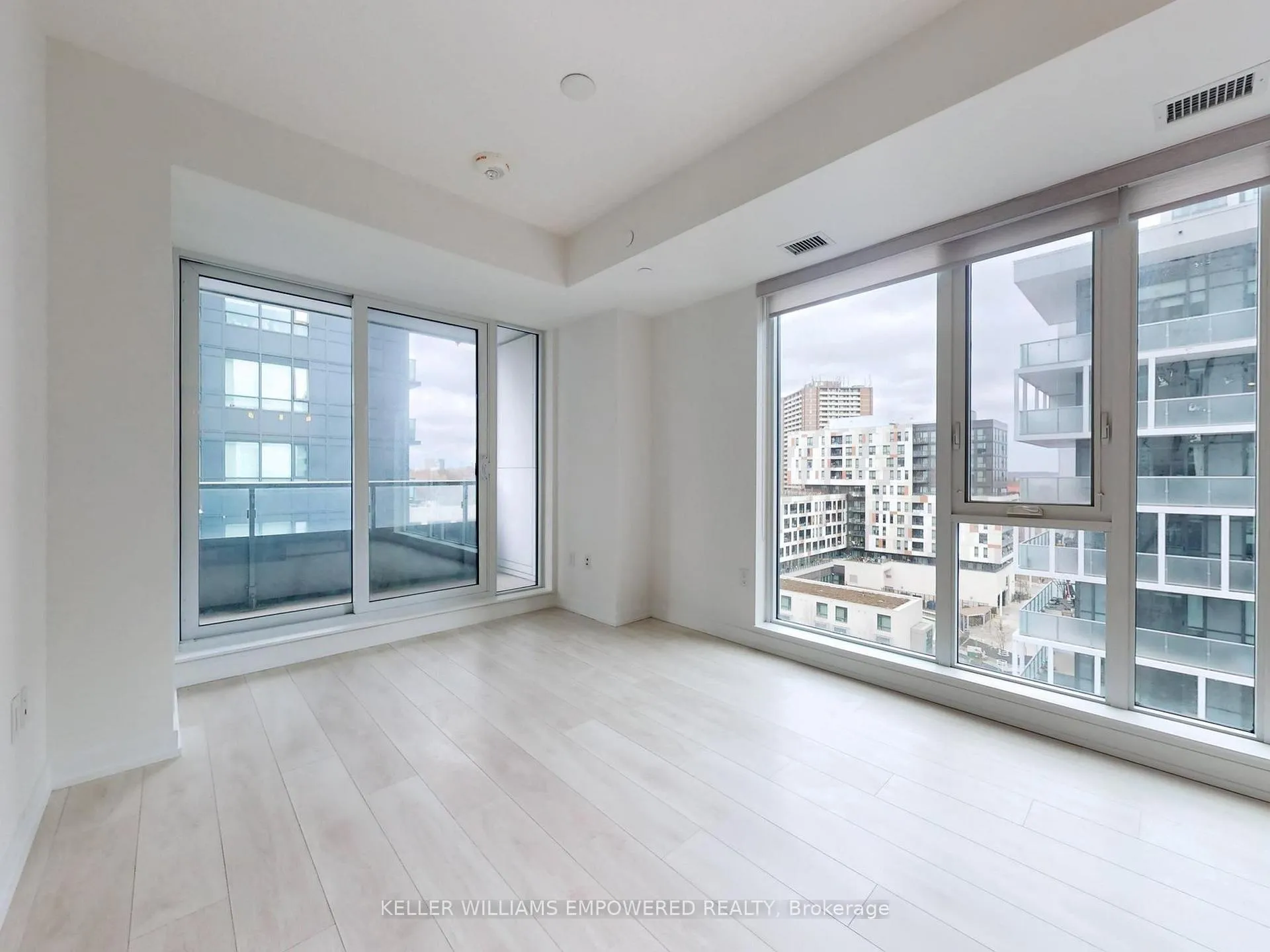 Photo 13 of Unit 911, 225 Sumach Street, Toronto, Regent Park — HOMEH
