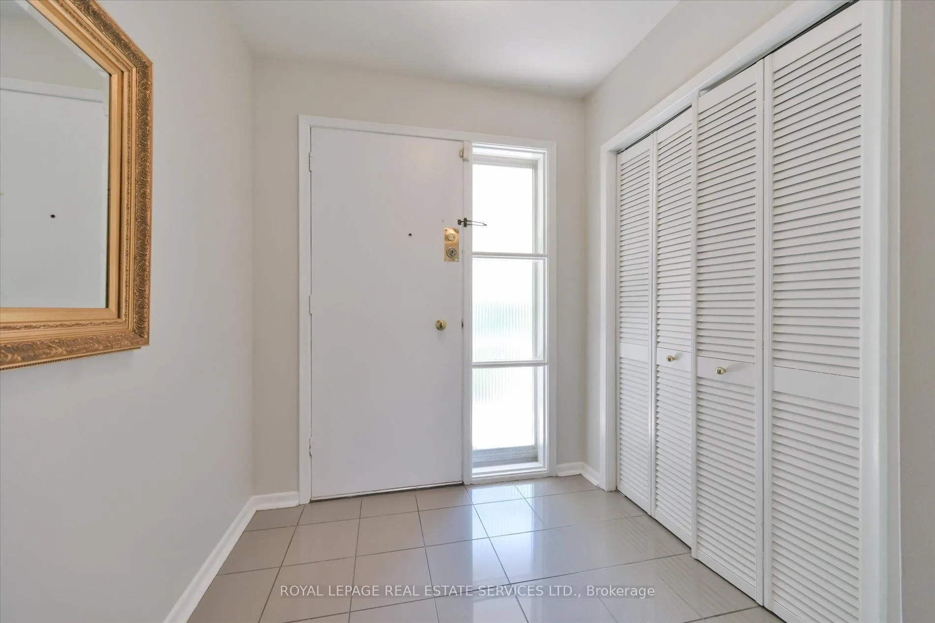 Photo 4 of 49 Pettit Drive, Etobicoke, Willowridge-Martingrove-Richview — HOMEH