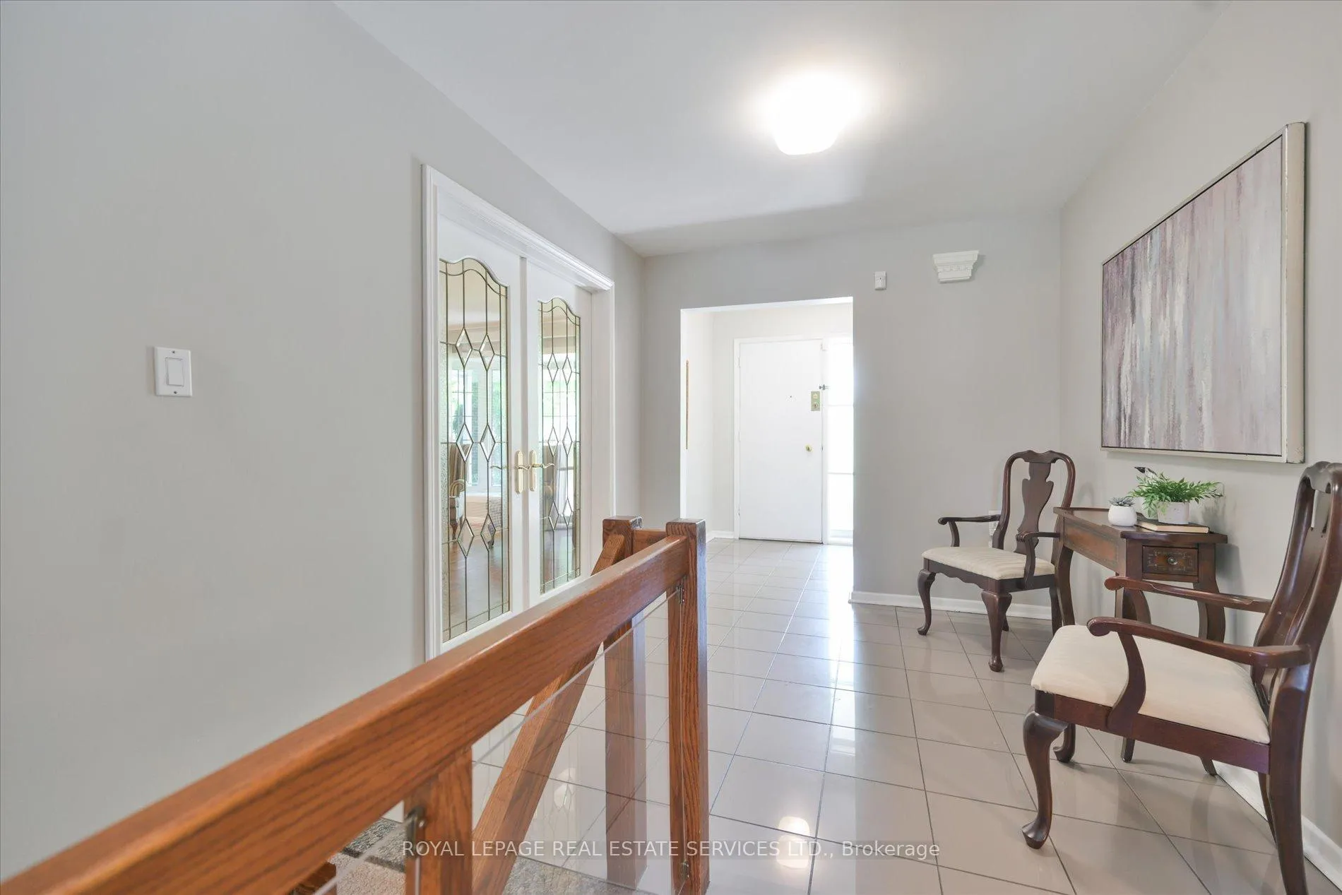 Photo 5 of 49 Pettit Drive, Etobicoke, Willowridge-Martingrove-Richview — HOMEH