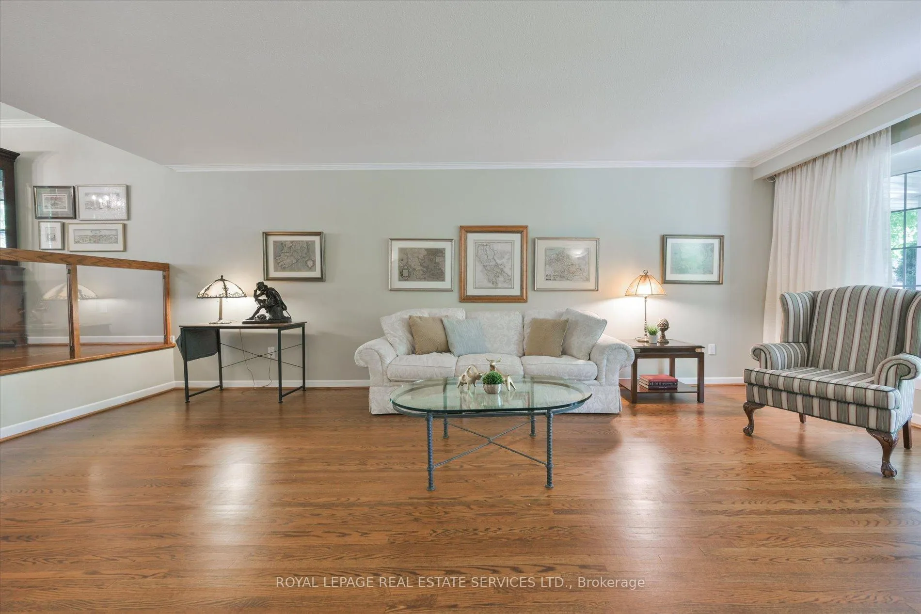 Photo 7 of 49 Pettit Drive, Etobicoke, Willowridge-Martingrove-Richview — HOMEH