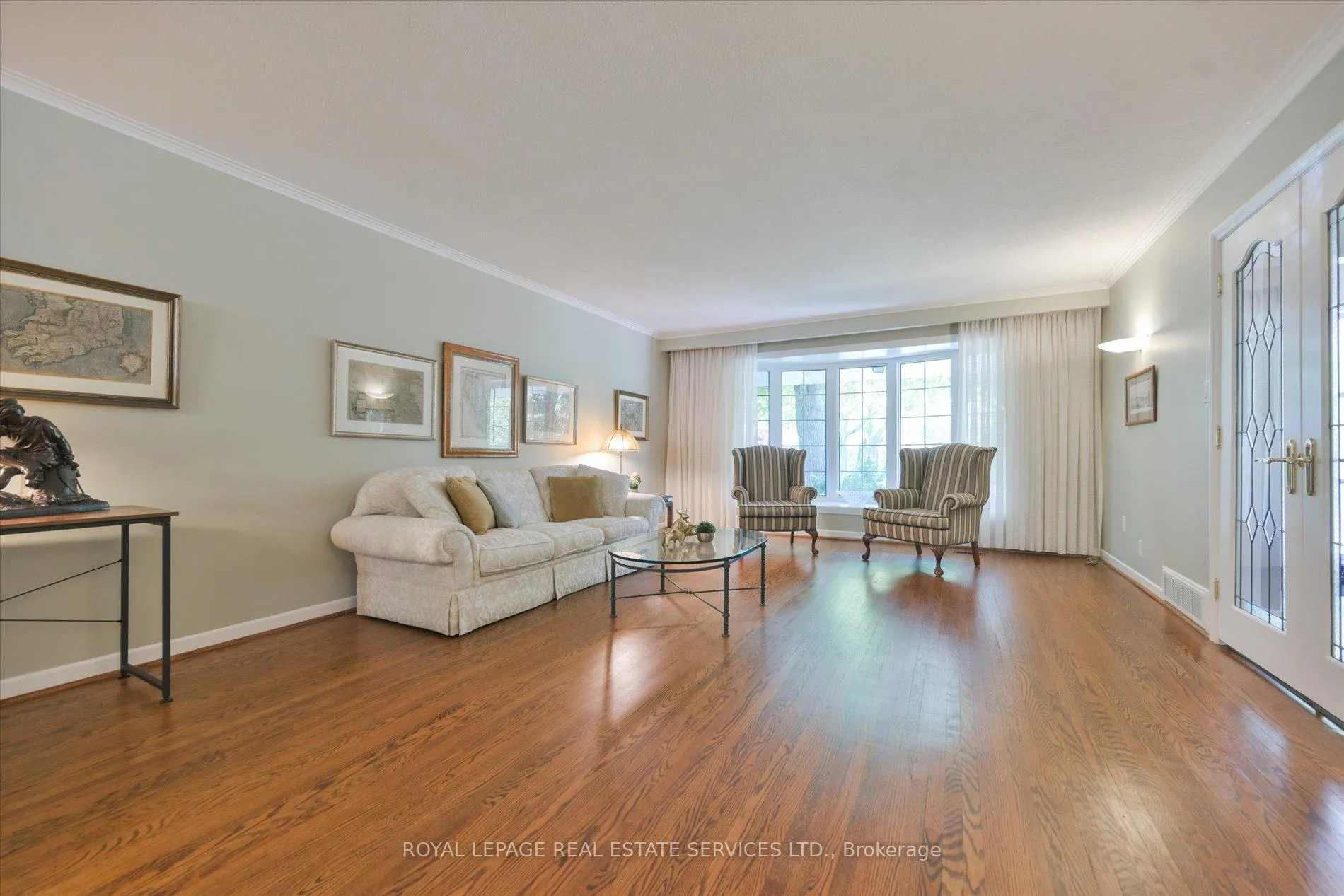 Photo 8 of 49 Pettit Drive, Etobicoke, Willowridge-Martingrove-Richview — HOMEH