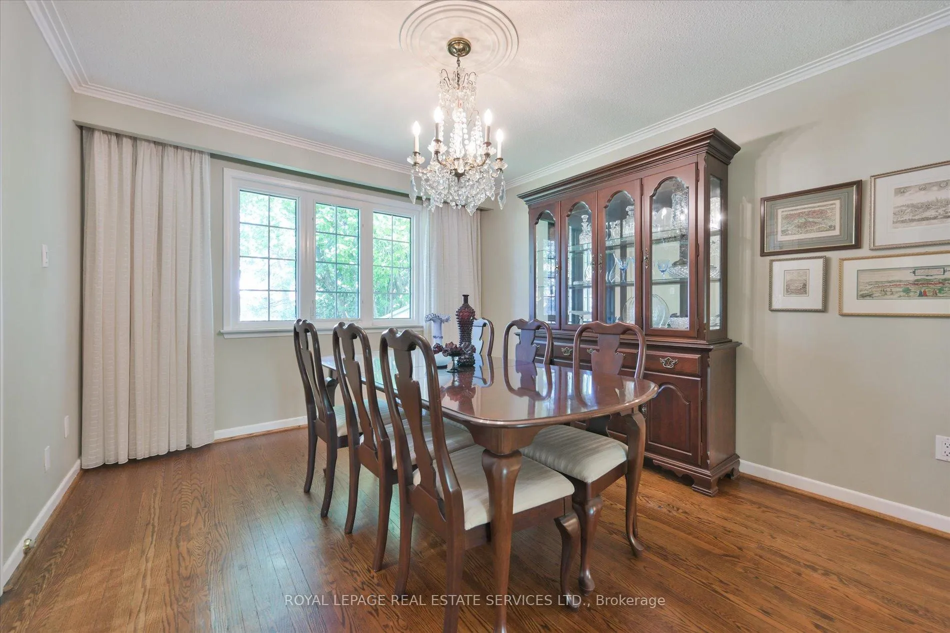 Photo 10 of 49 Pettit Drive, Etobicoke, Willowridge-Martingrove-Richview — HOMEH