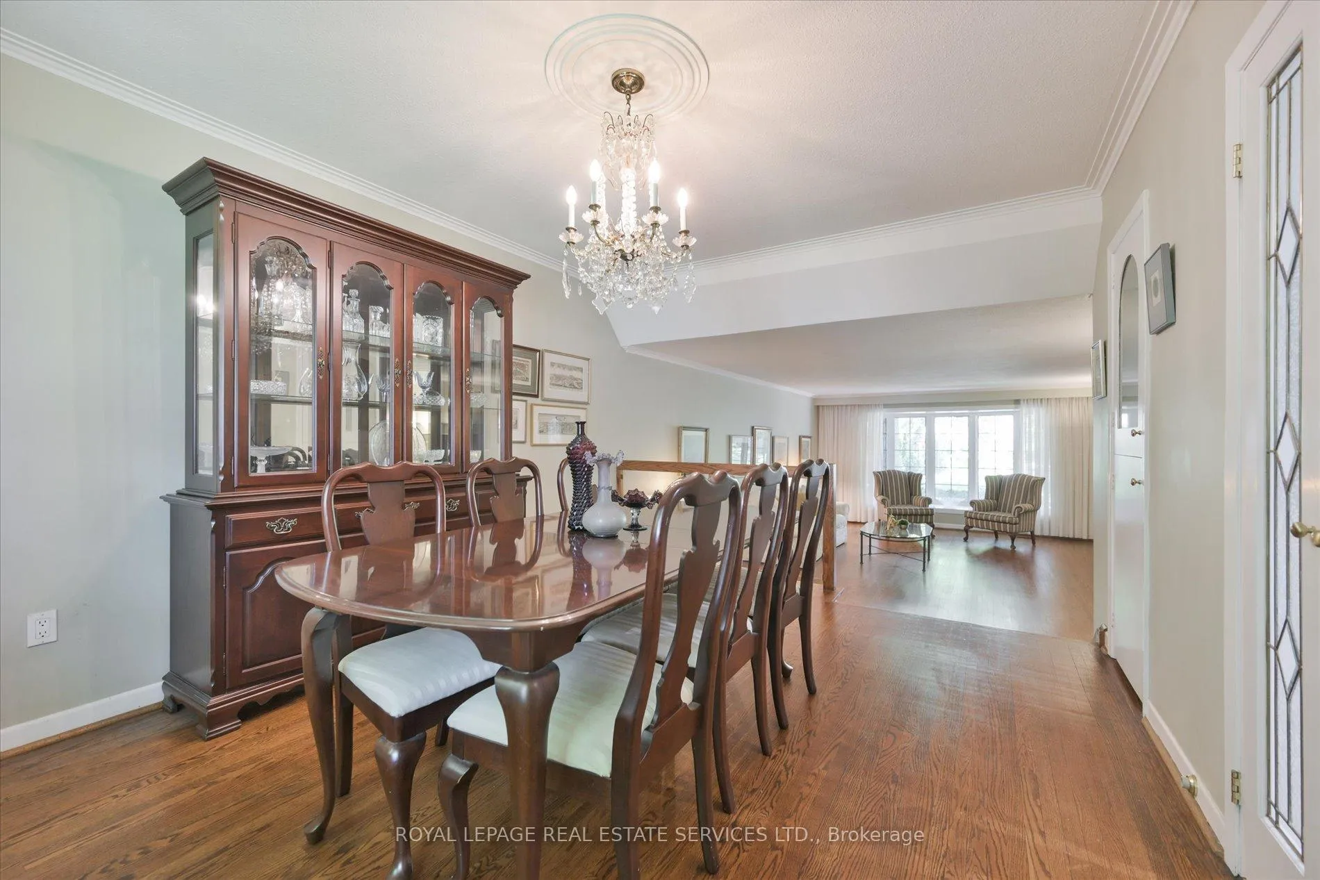 Photo 11 of 49 Pettit Drive, Etobicoke, Willowridge-Martingrove-Richview — HOMEH