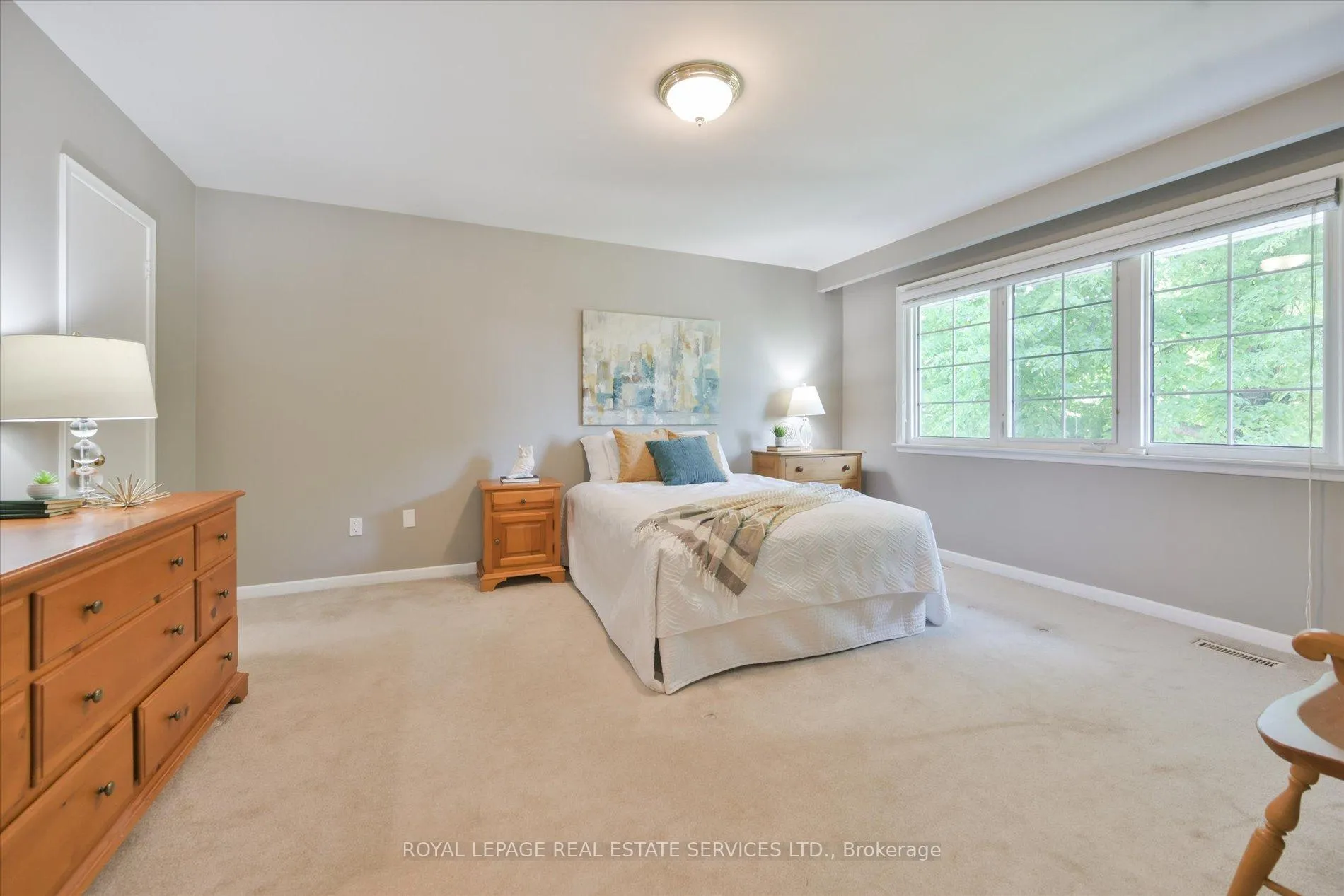 Photo 23 of 49 Pettit Drive, Etobicoke, Willowridge-Martingrove-Richview — HOMEH