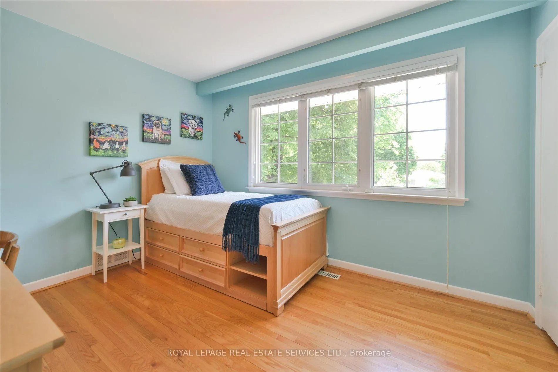 Photo 26 of 49 Pettit Drive, Etobicoke, Willowridge-Martingrove-Richview — HOMEH