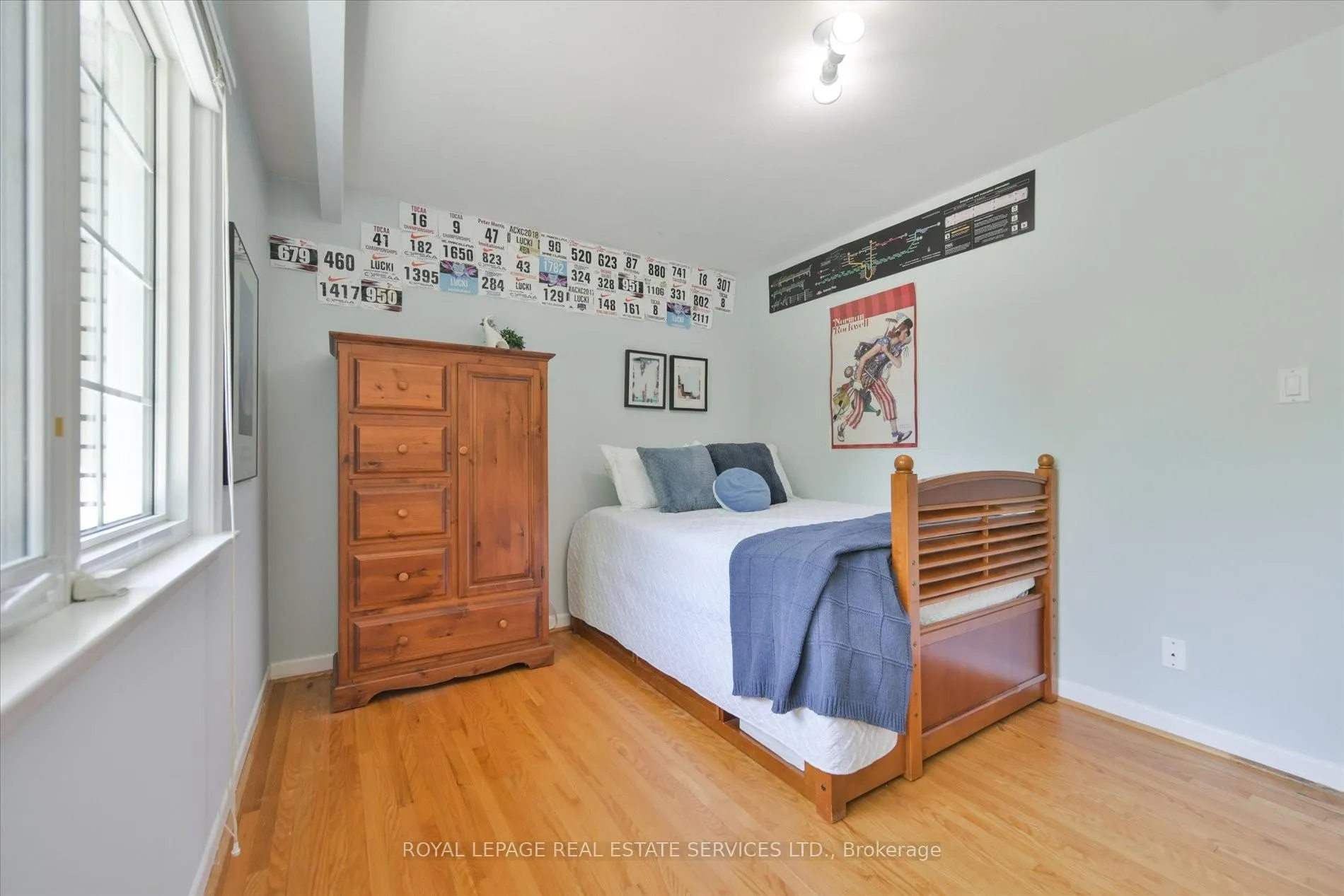 Photo 29 of 49 Pettit Drive, Etobicoke, Willowridge-Martingrove-Richview — HOMEH
