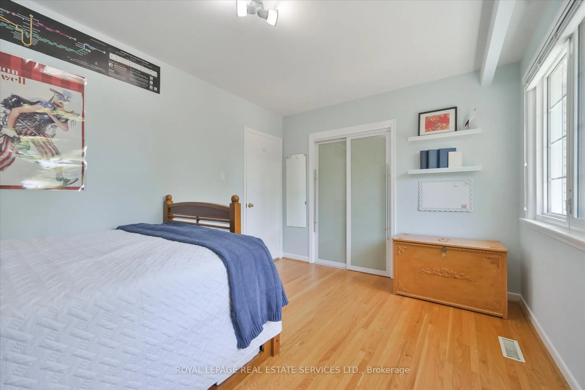 Photo 30 of 49 Pettit Drive, Etobicoke, Willowridge-Martingrove-Richview — HOMEH
