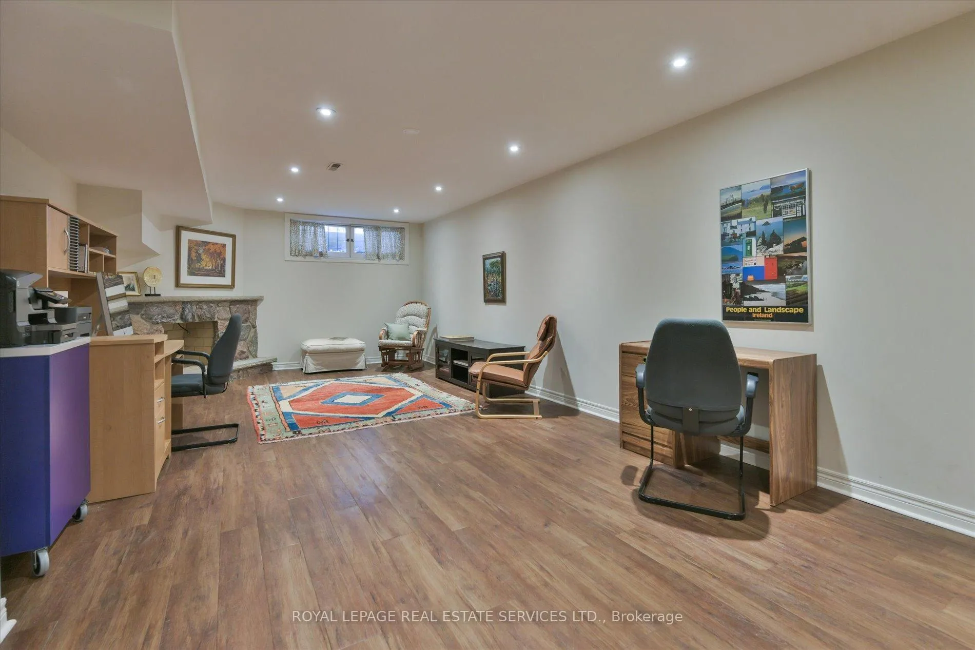 Photo 34 of 49 Pettit Drive, Etobicoke, Willowridge-Martingrove-Richview — HOMEH