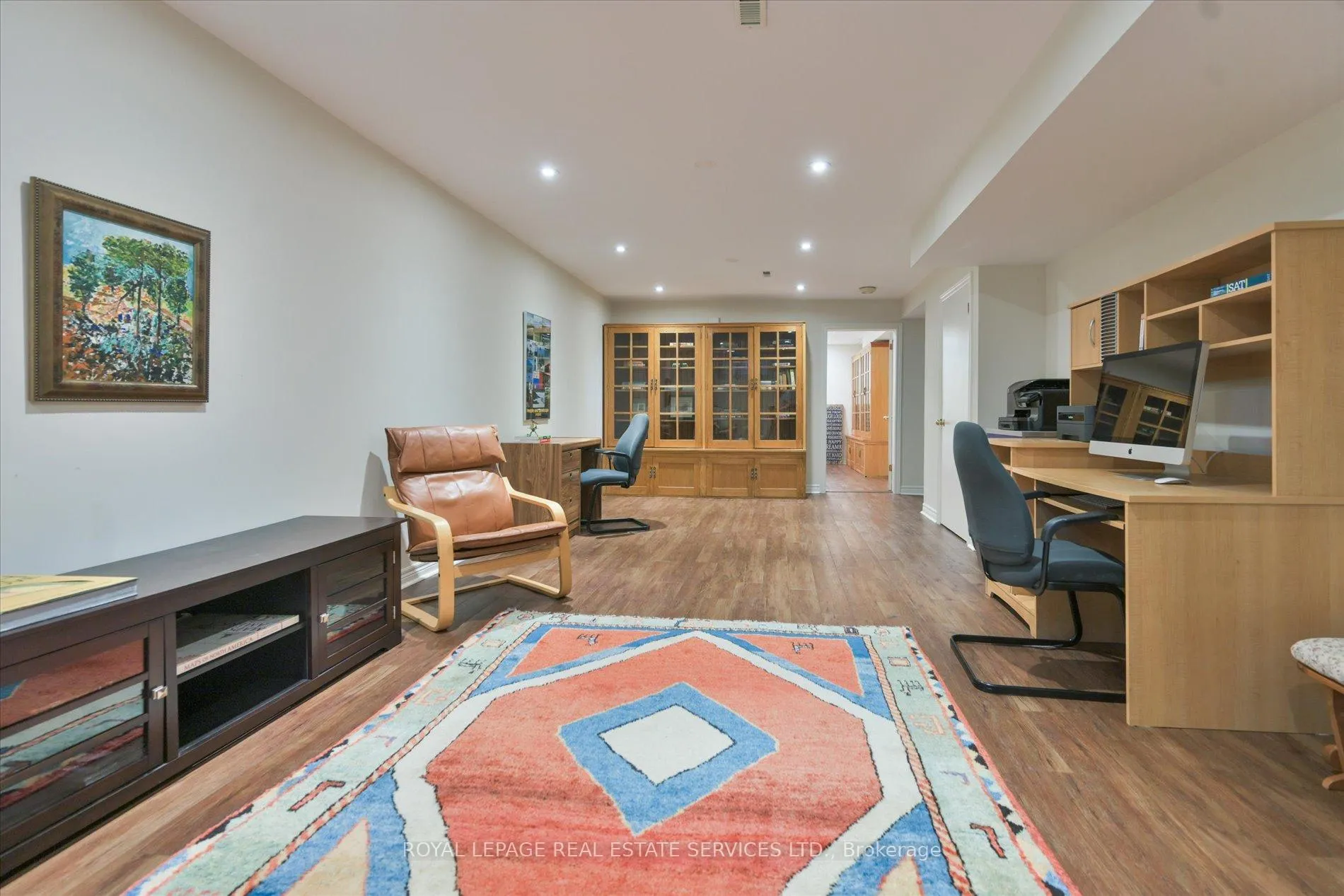 Photo 35 of 49 Pettit Drive, Etobicoke, Willowridge-Martingrove-Richview — HOMEH
