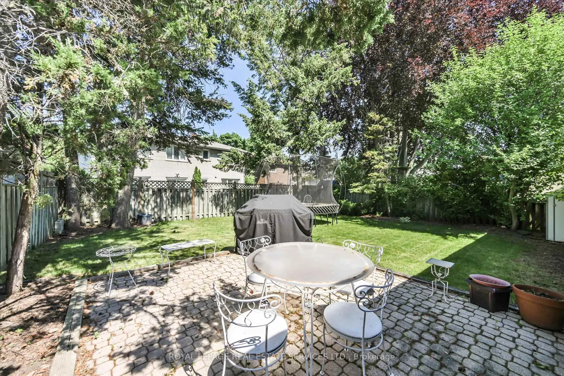 Photo 38 of 49 Pettit Drive, Etobicoke, Willowridge-Martingrove-Richview — HOMEH