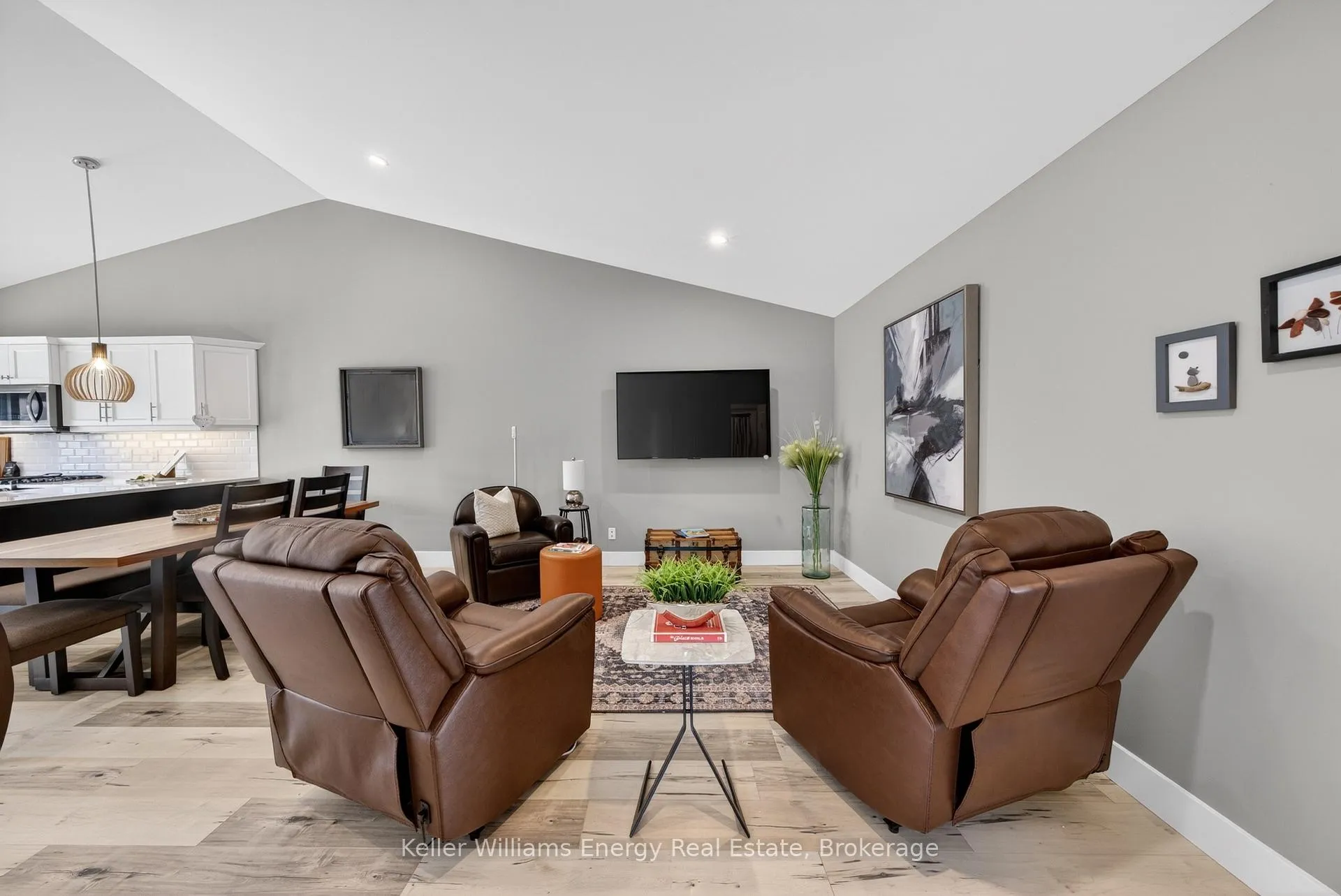 Photo 8 of 7 Farrington Crescent, Prince Edward County, Picton Ward — HOMEH