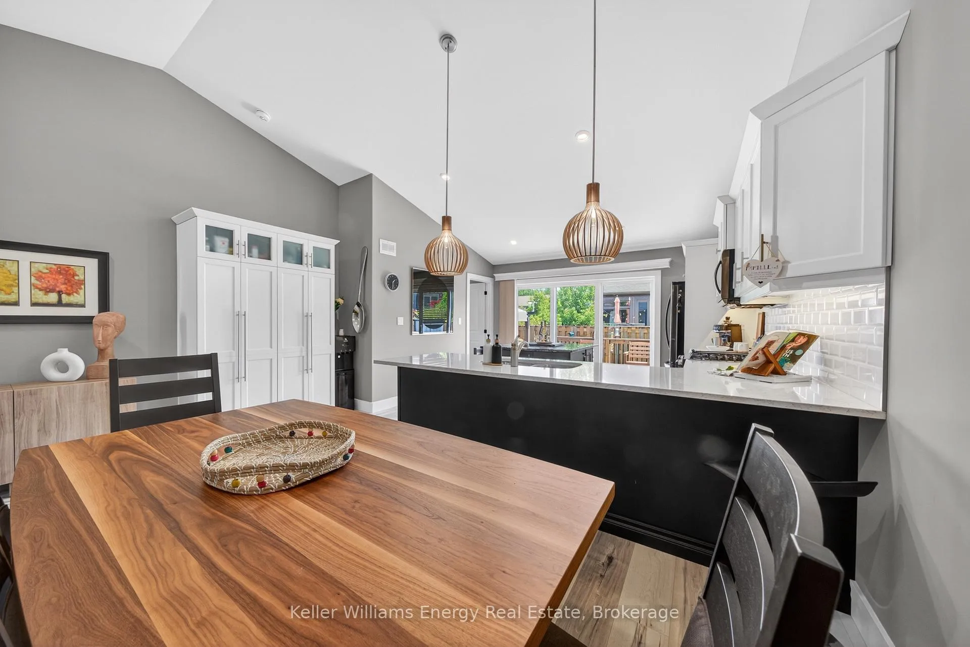 Photo 13 of 7 Farrington Crescent, Prince Edward County, Picton Ward — HOMEH
