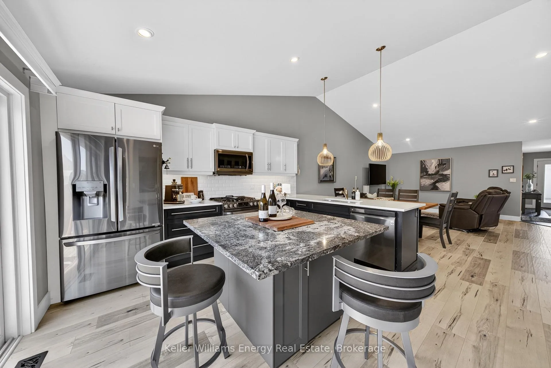 Photo 16 of 7 Farrington Crescent, Prince Edward County, Picton Ward — HOMEH