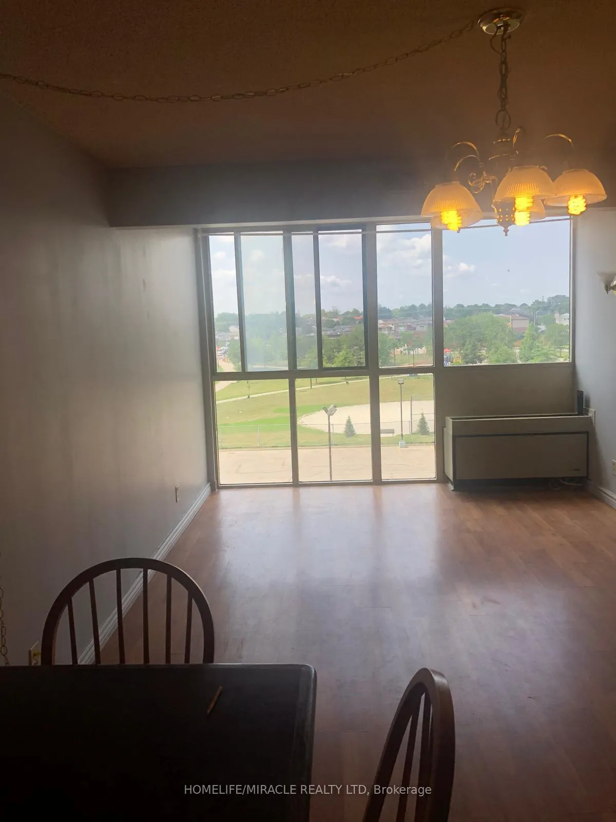 Photo 4 of Unit 809, 55 Clarington Boulevard, Clarington, Bowmanville — HOMEH