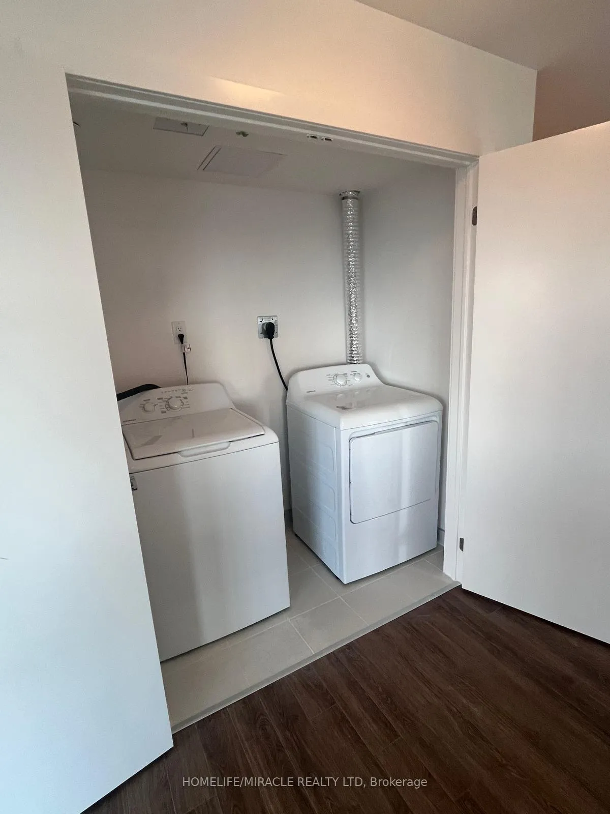 Photo 7 of Unit 809, 55 Clarington Boulevard, Clarington, Bowmanville — HOMEH