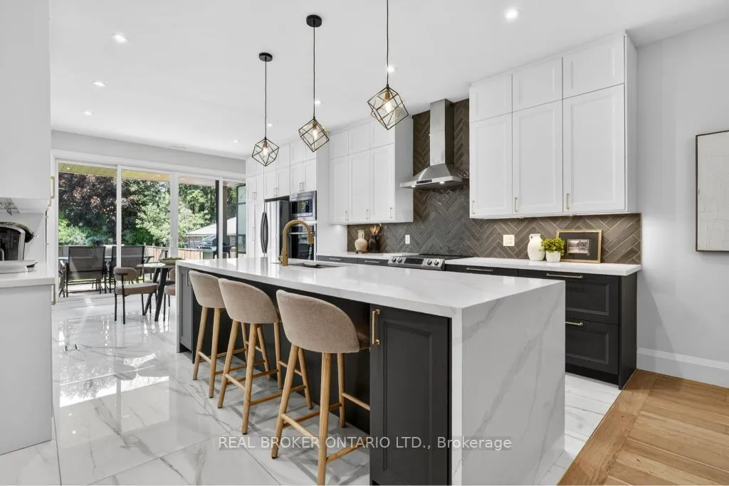 Photo 2 of 176 Aldercrest Road, Etobicoke, Alderwood — HOMEH