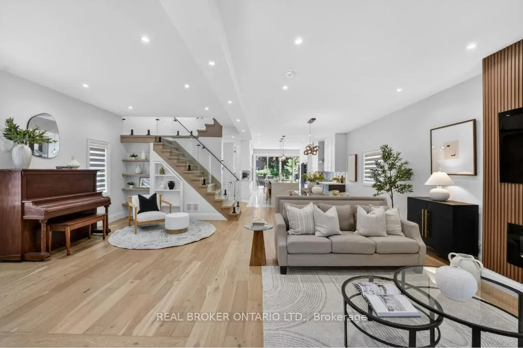 Photo 5 of 176 Aldercrest Road, Etobicoke, Alderwood — HOMEH