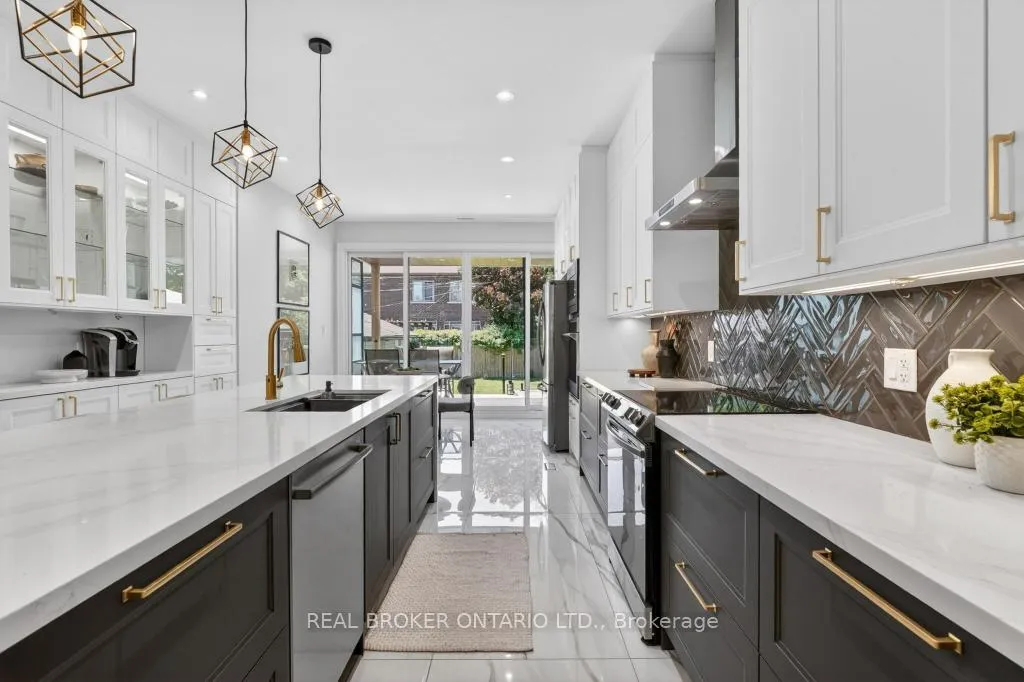 Photo 10 of 176 Aldercrest Road, Etobicoke, Alderwood — HOMEH