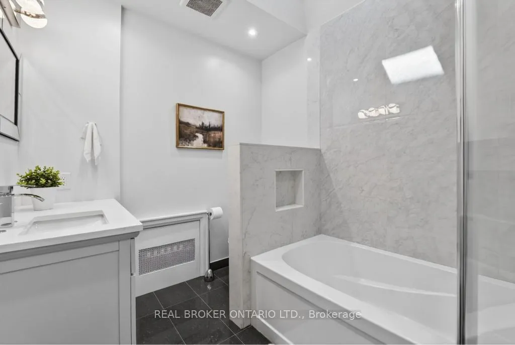 Photo 25 of 176 Aldercrest Road, Etobicoke, Alderwood — HOMEH