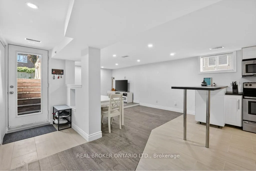 Photo 35 of 176 Aldercrest Road, Etobicoke, Alderwood — HOMEH
