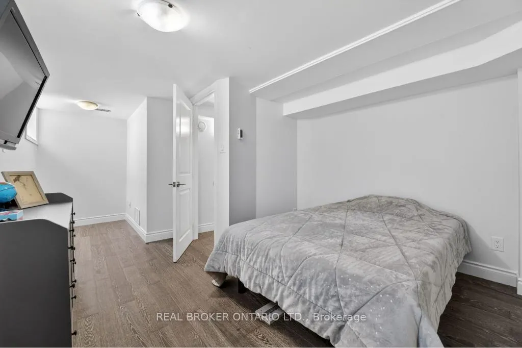Photo 40 of 176 Aldercrest Road, Etobicoke, Alderwood — HOMEH