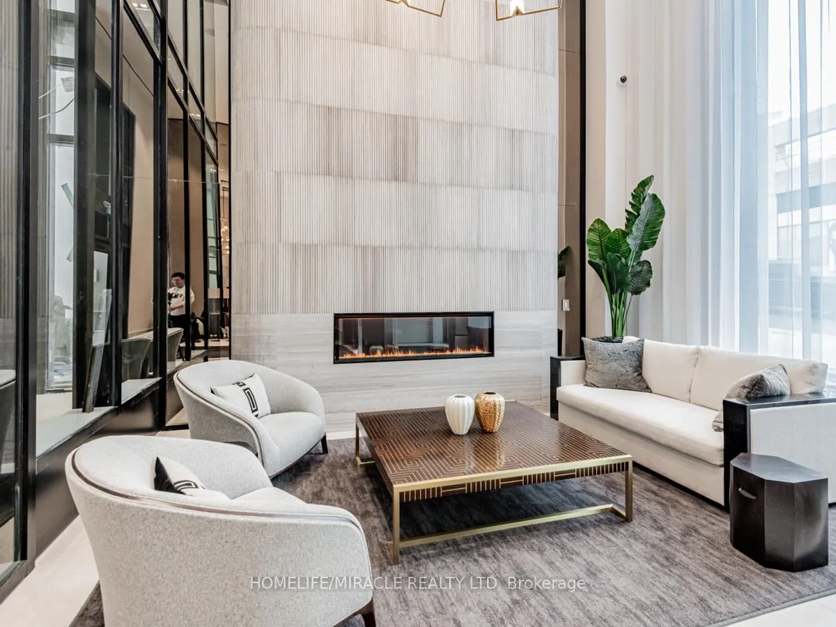 Photo 4 of 2020 Bathurst Street, Toronto, Humewood-Cedarvale — HOMEH