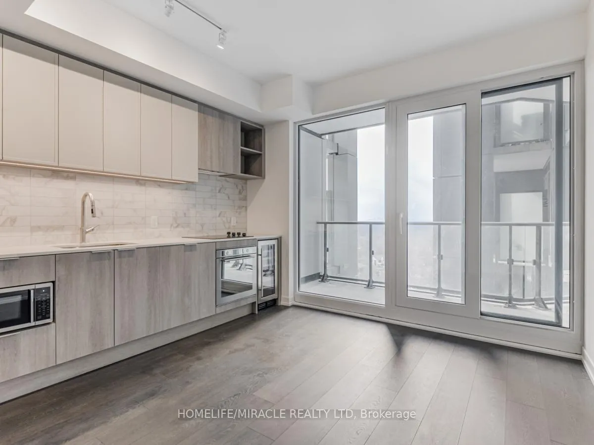 Photo 9 of 2020 Bathurst Street, Toronto, Humewood-Cedarvale — HOMEH