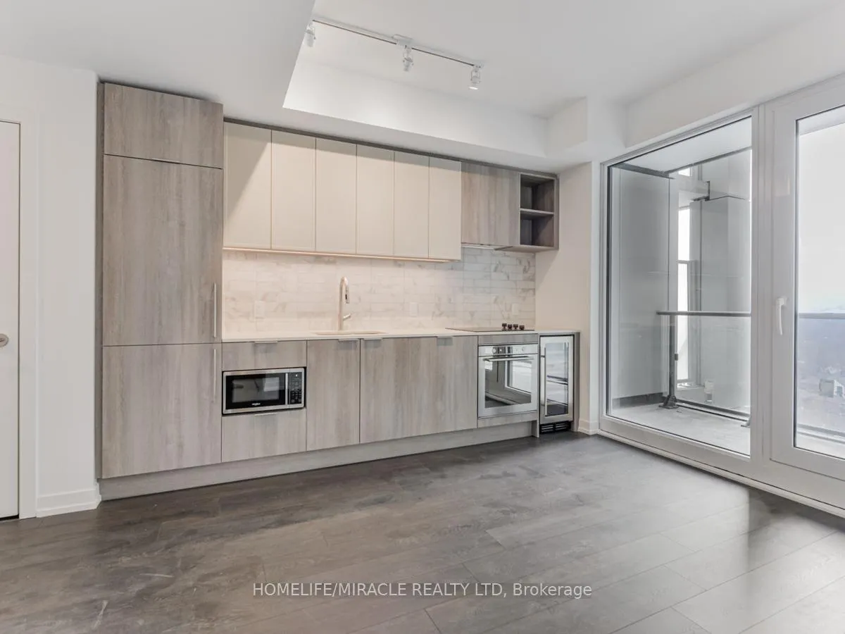 Photo 10 of 2020 Bathurst Street, Toronto, Humewood-Cedarvale — HOMEH