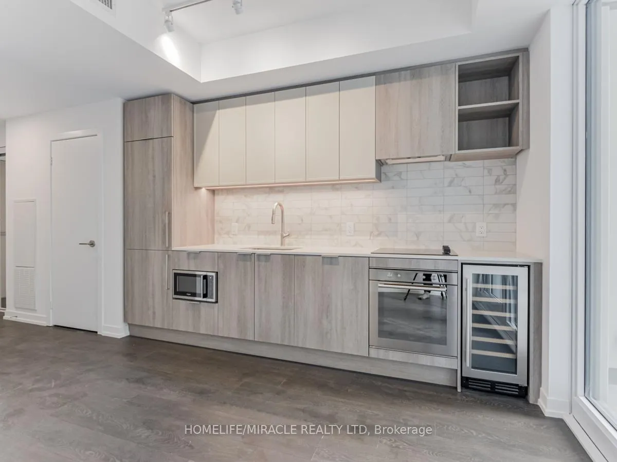 Photo 11 of 2020 Bathurst Street, Toronto, Humewood-Cedarvale — HOMEH